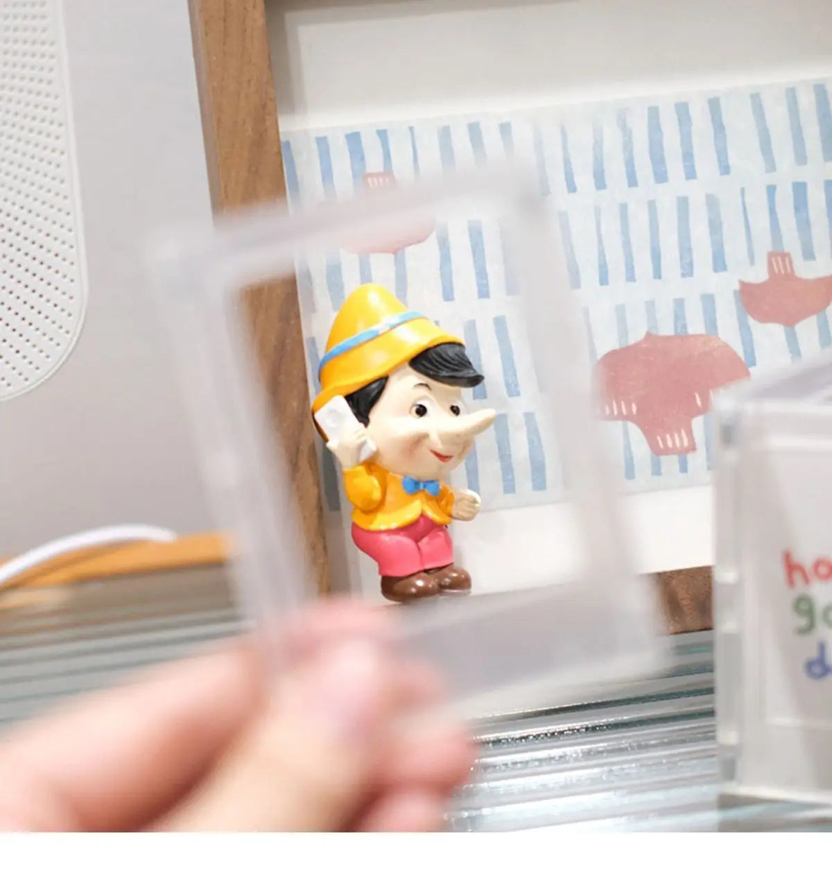 3-inch minimalist Polaroid photo frame with magnetic transparent acrylic photo card display