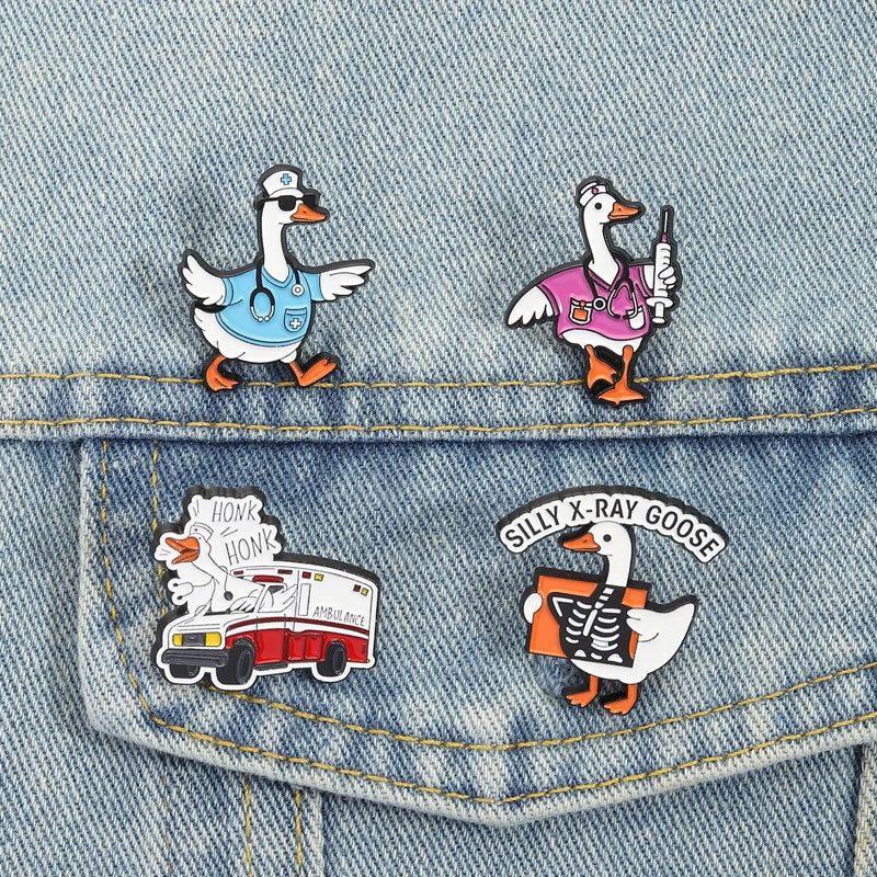 Medical Goose Brooch Enamel Pin Goose Doctor Stethoscope Syringe Silly X-Ray Goose Brooches Lapel Badge Jewelry Gift for Friends