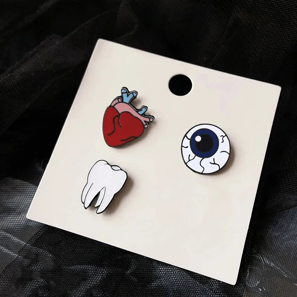 30 Styles Medical Enamel Brooch Syring Heart Stethoscope Pins for Nurse Doctor Cartoon Lovely Backpack Lapel Badge Jewelry Gifts