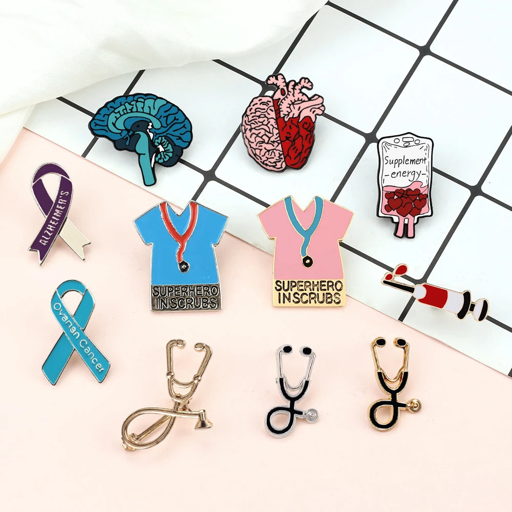 30 Styles Medical Enamel Brooch Syring Heart Stethoscope Pins for Nurse Doctor Cartoon Lovely Backpack Lapel Badge Jewelry Gifts