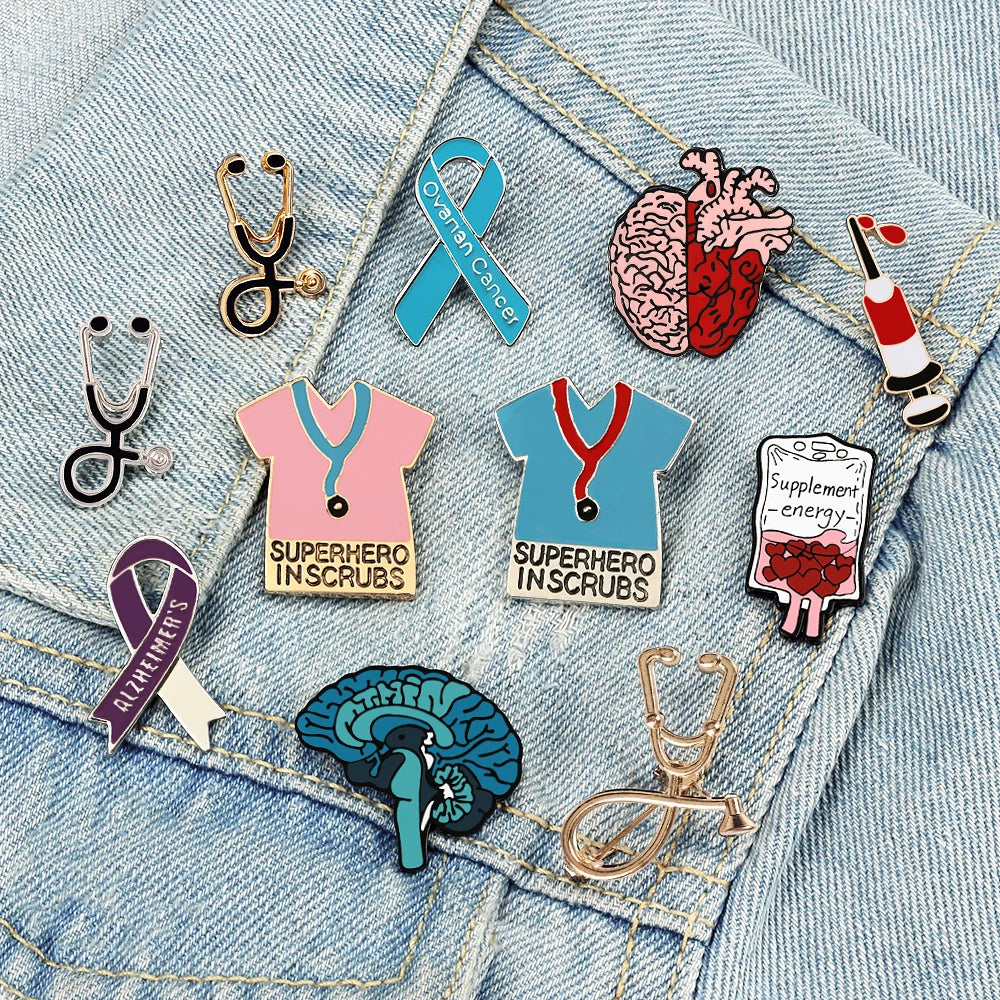 30 Styles Medical Enamel Brooch Syring Heart Stethoscope Pins for Nurse Doctor Cartoon Lovely Backpack Lapel Badge Jewelry Gifts