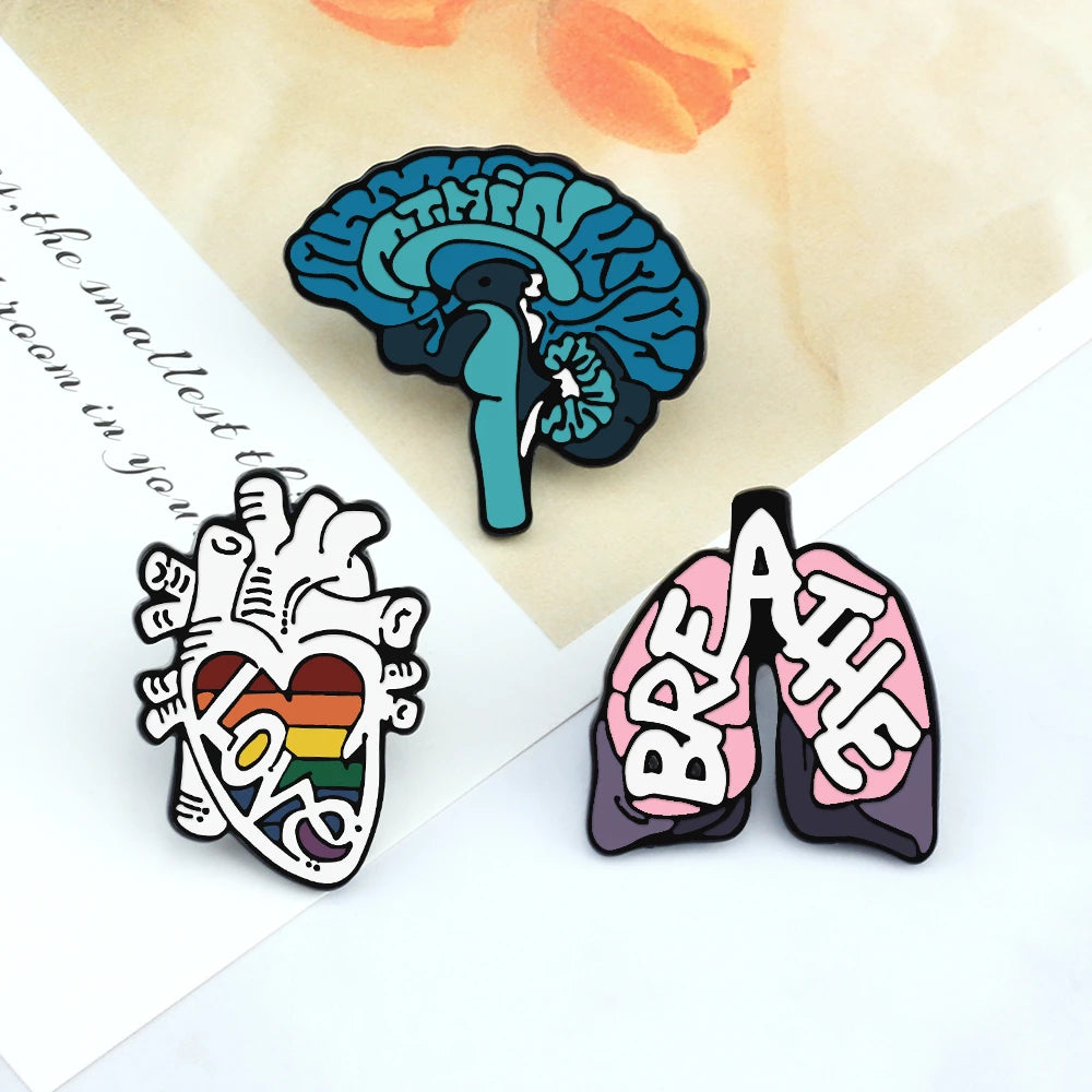 30 Styles Medical Enamel Brooch Syring Heart Stethoscope Pins for Nurse Doctor Cartoon Lovely Backpack Lapel Badge Jewelry Gifts