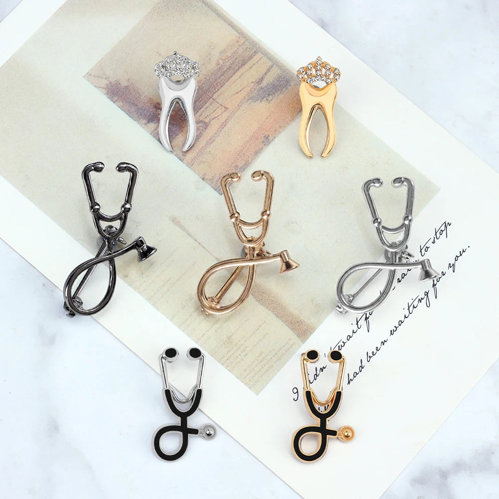 30 Styles Medical Enamel Brooch Syring Heart Stethoscope Pins for Nurse Doctor Cartoon Lovely Backpack Lapel Badge Jewelry Gifts