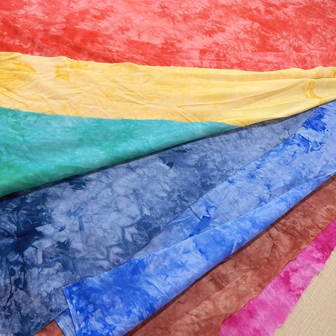 8ps Tie Dye Gradient Quilting Fabric 100% Cotton Craft Fabric Bundle Squares Fat Quarters Multicolored for Patchwork DIY Sewing