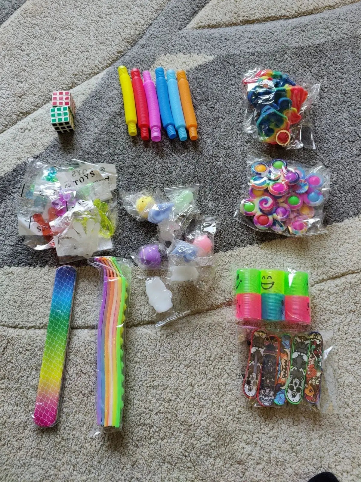 60 Pack Party Gifts Fidget Toys Adults Treasure Box Toys Classroom Prizes Stress Relief Gifts